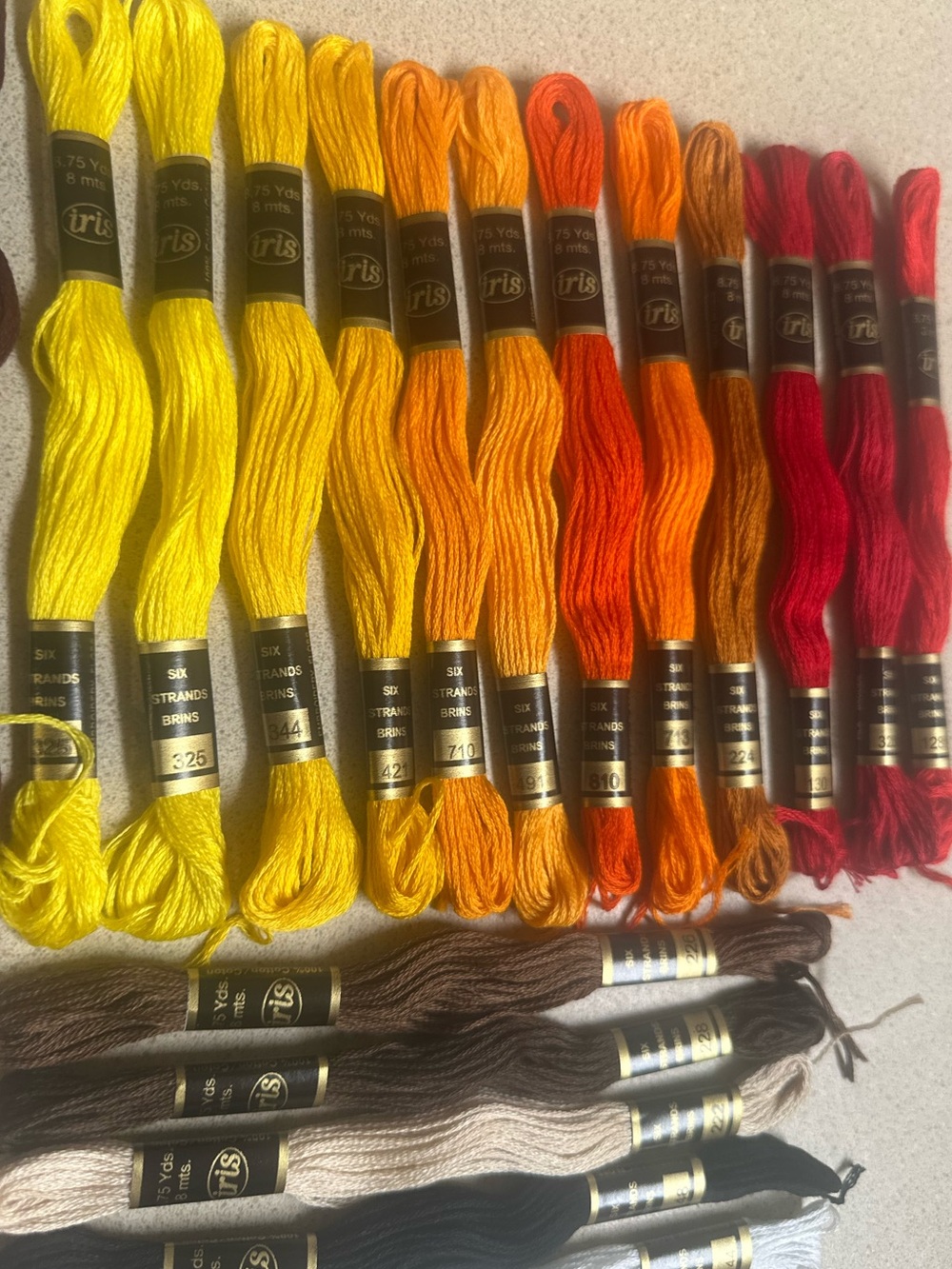 100% Cotton 35 Iris Embroidery Floss Skeins Assorted Colors 8m - LOT 1